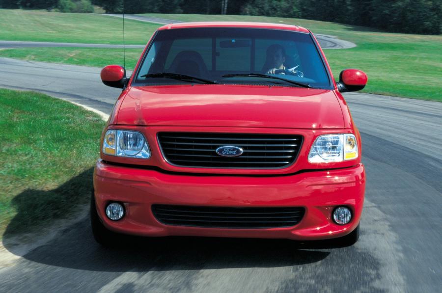 Ford F-150 SVT Lightning 2001 года  (фото 23 из 33)